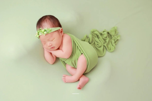 伊犁宝宝拍嗝吐奶 伊犁宝宝拍嗝吐奶